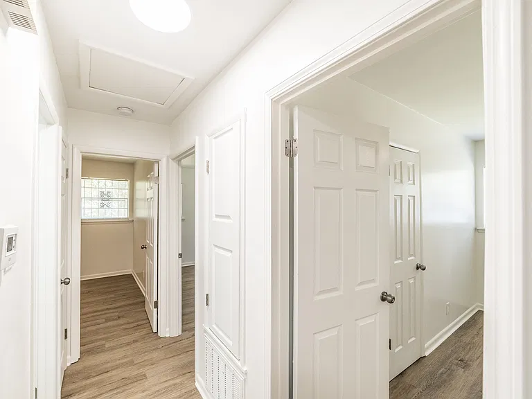 2627 Thornhill Rd NW — Photo 29