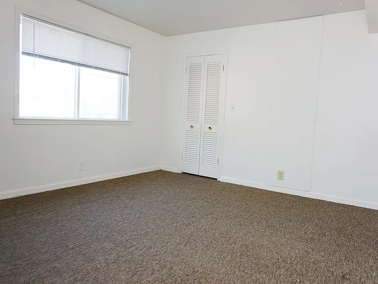 Harney Square Apartments - Blackstone District — Photo 32