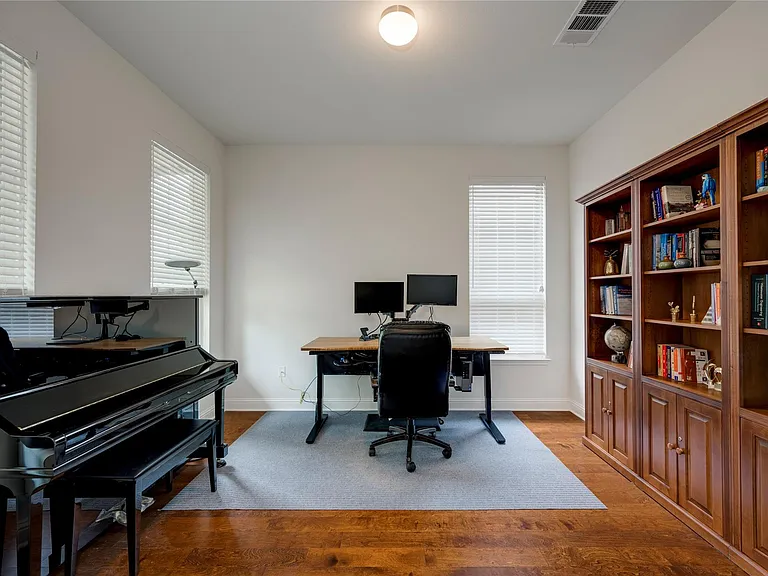 7107 Calpe Dr — Photo 12