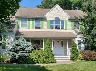 5 Sleepy Hollow Dr, Oak Ridge, NJ 07438