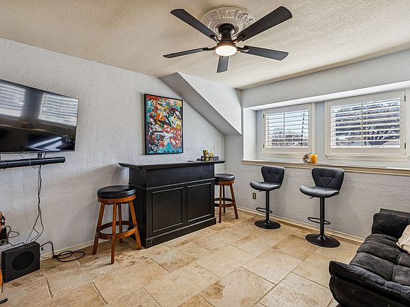 5th image of 7619 Spring Valley Rd