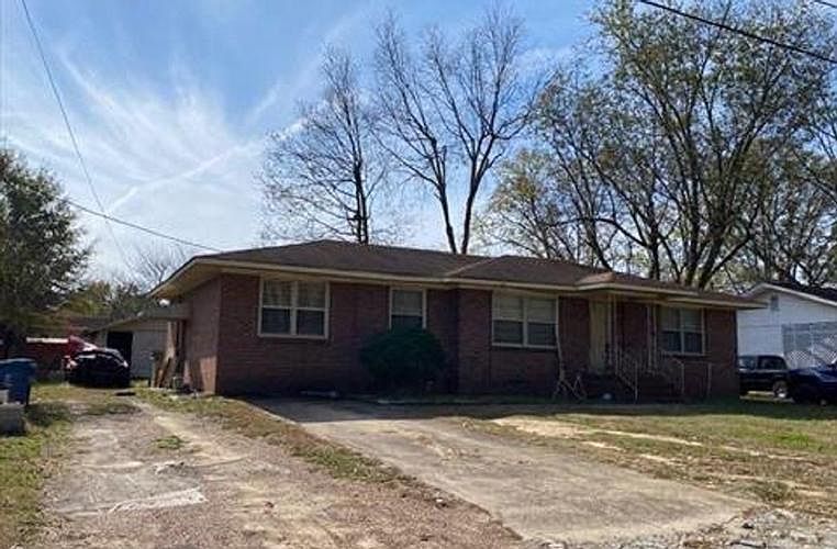 2nd image of 308 College St