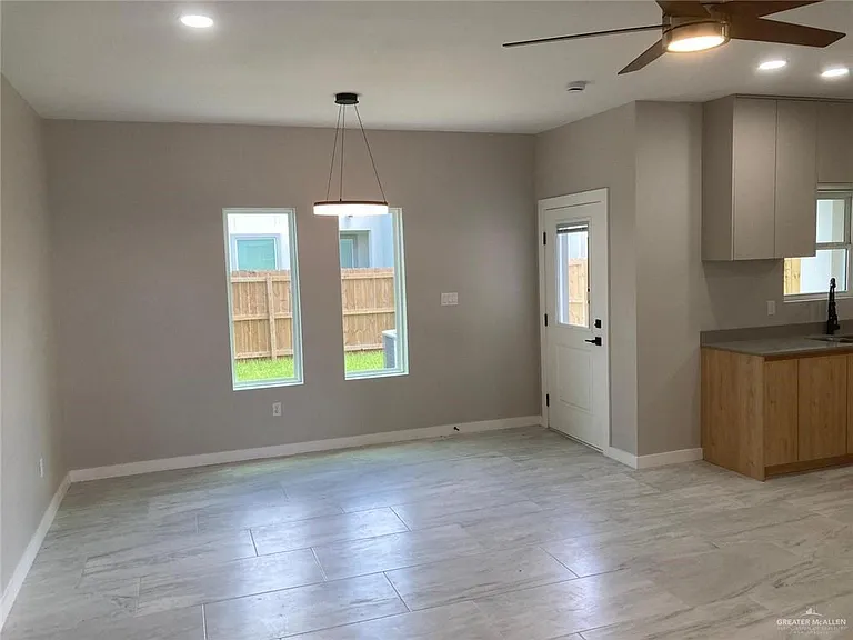 2221 Dorado Dr — Photo 7