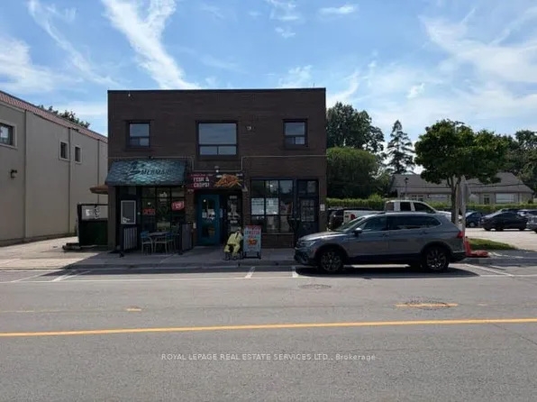 254 Kerr St #1, Oakville, ON L6K 3B2
