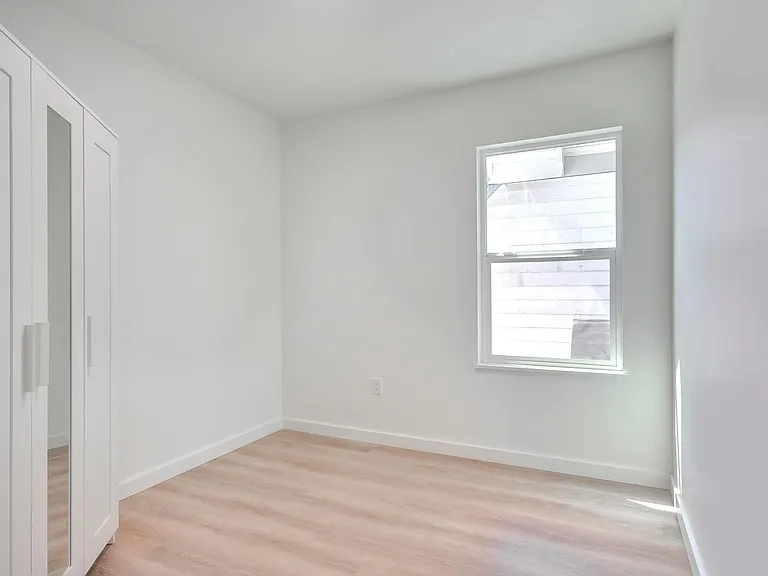 4714 16th Ave NE — Photo 7