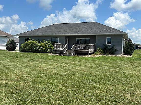 3rd image of 724 Cypress Ct