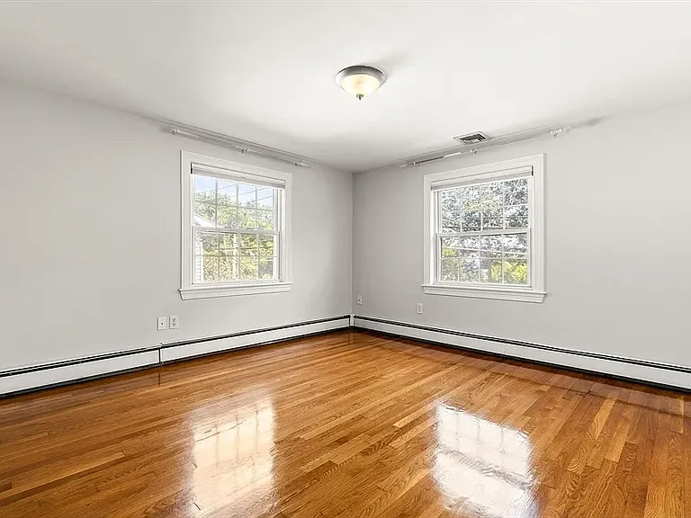 334 Mystic St — Photo 24