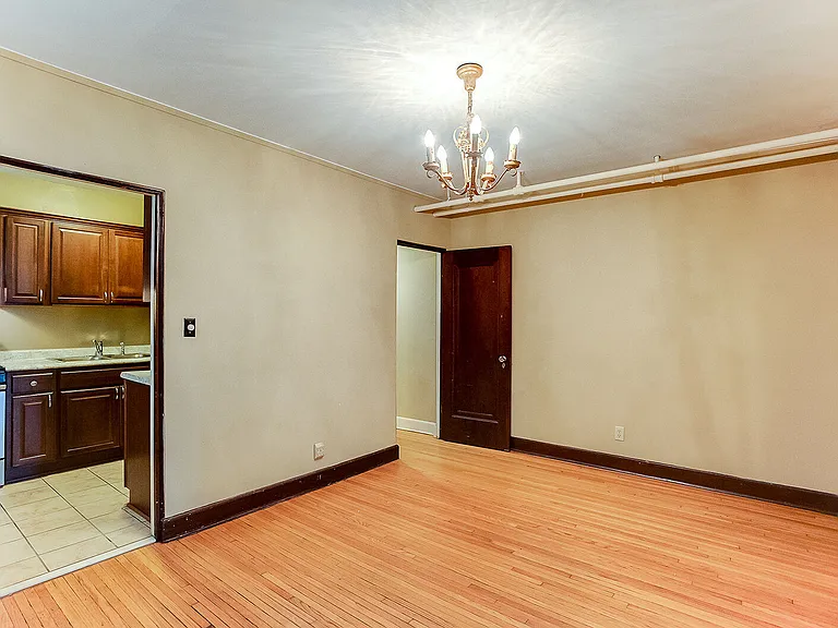 2884 Irving Ave S — Photo 9