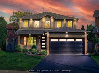 298 Fredericksburg Ct, Mississauga, ON