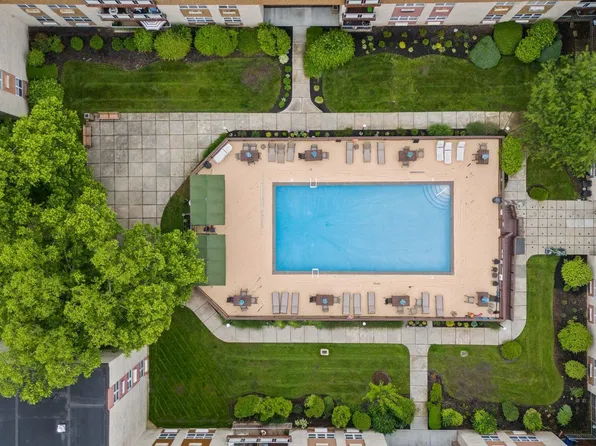 1111 River Road image 26 of 32