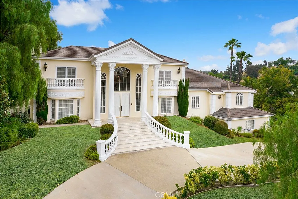 6 bed, 5555 sqft, $7,980 — Photo 4