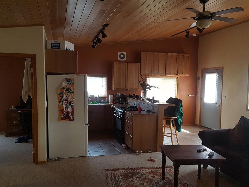 2nd image of 409 S 3rd St APT 1