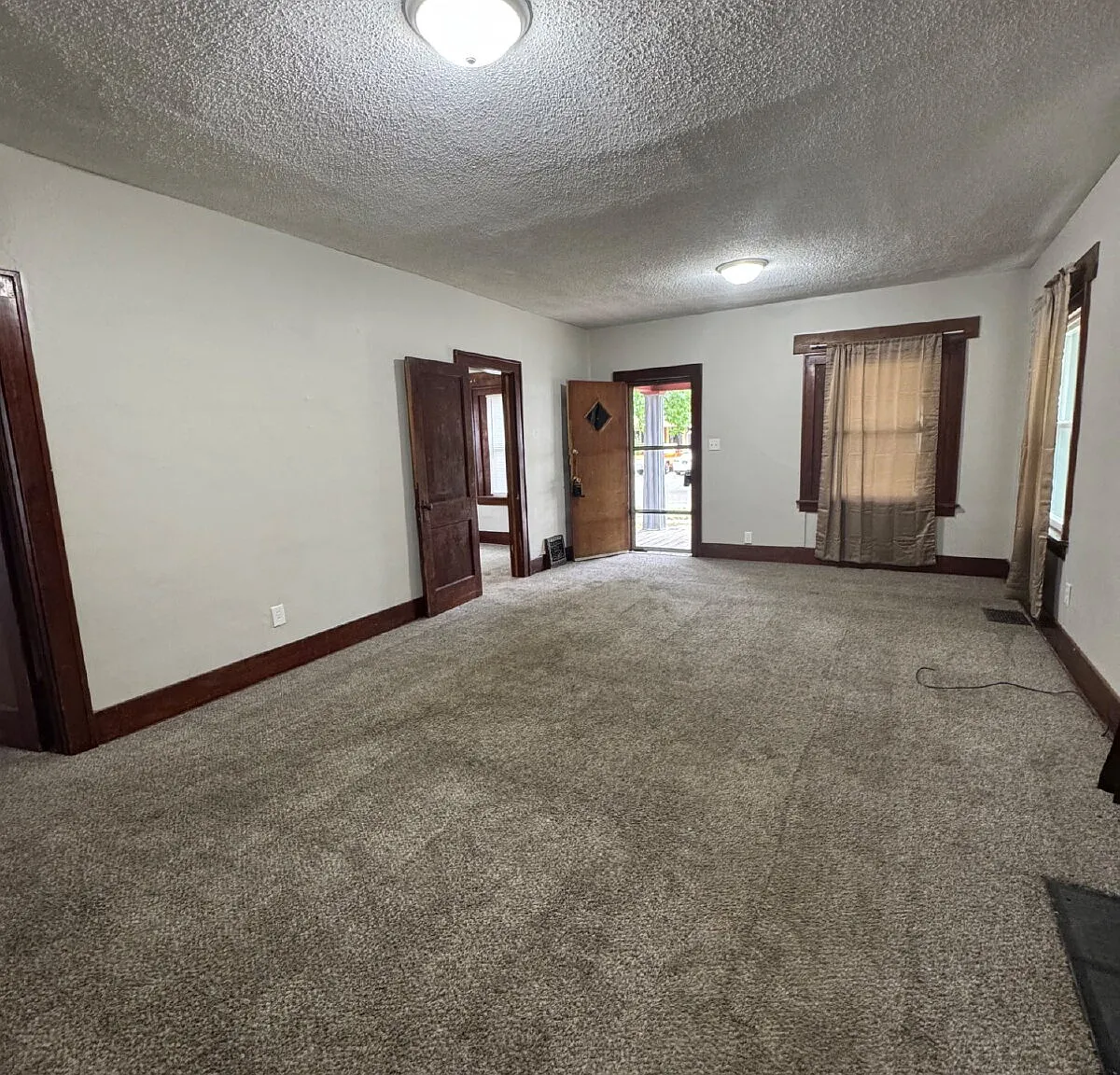 2 bed, 1.0 bath, 1282 sqft, $850 — Photo 3