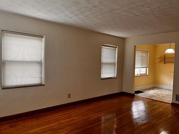 4th image of 1425 Old Lane Ave #3