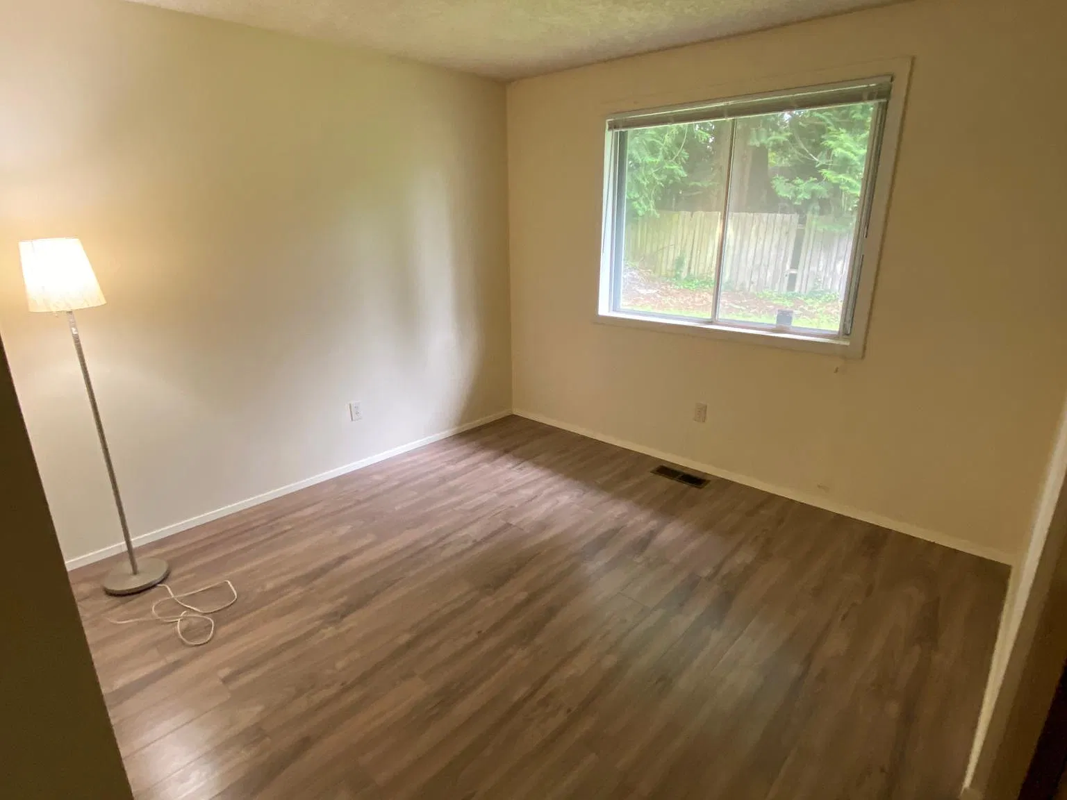 13241 NE 100th St — Photo 3