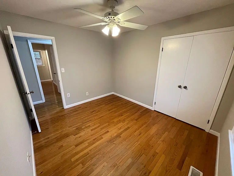 2902 Highbrook Ct — Photo 18