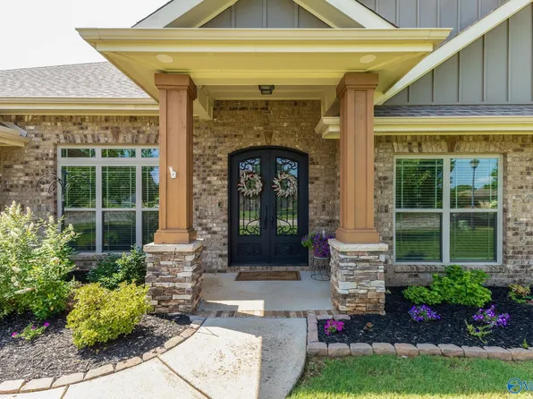 15 Walnut Cove Blvd SW, Huntsville, AL 35824