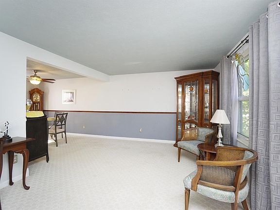 4th image of 2002 Whispering Pines Dr