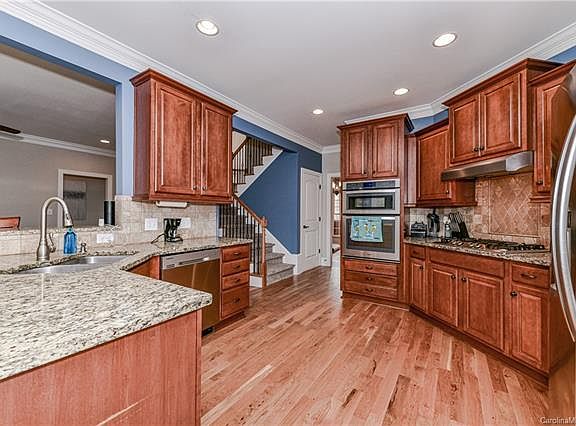 5th image of 139 Cedar Woods Dr
