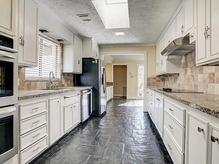 5203 Braesvalley Dr — Photo 3
