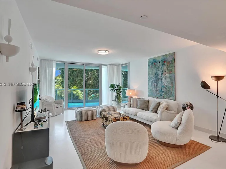2627 S Bayshore Dr #506 — Photo 2