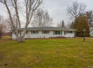 20490 Karr Rd, Belleville, MI 48111