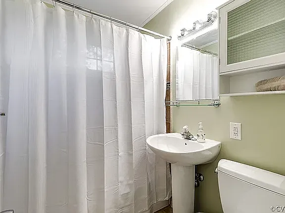 6411 Kensington Ave — Photo 10