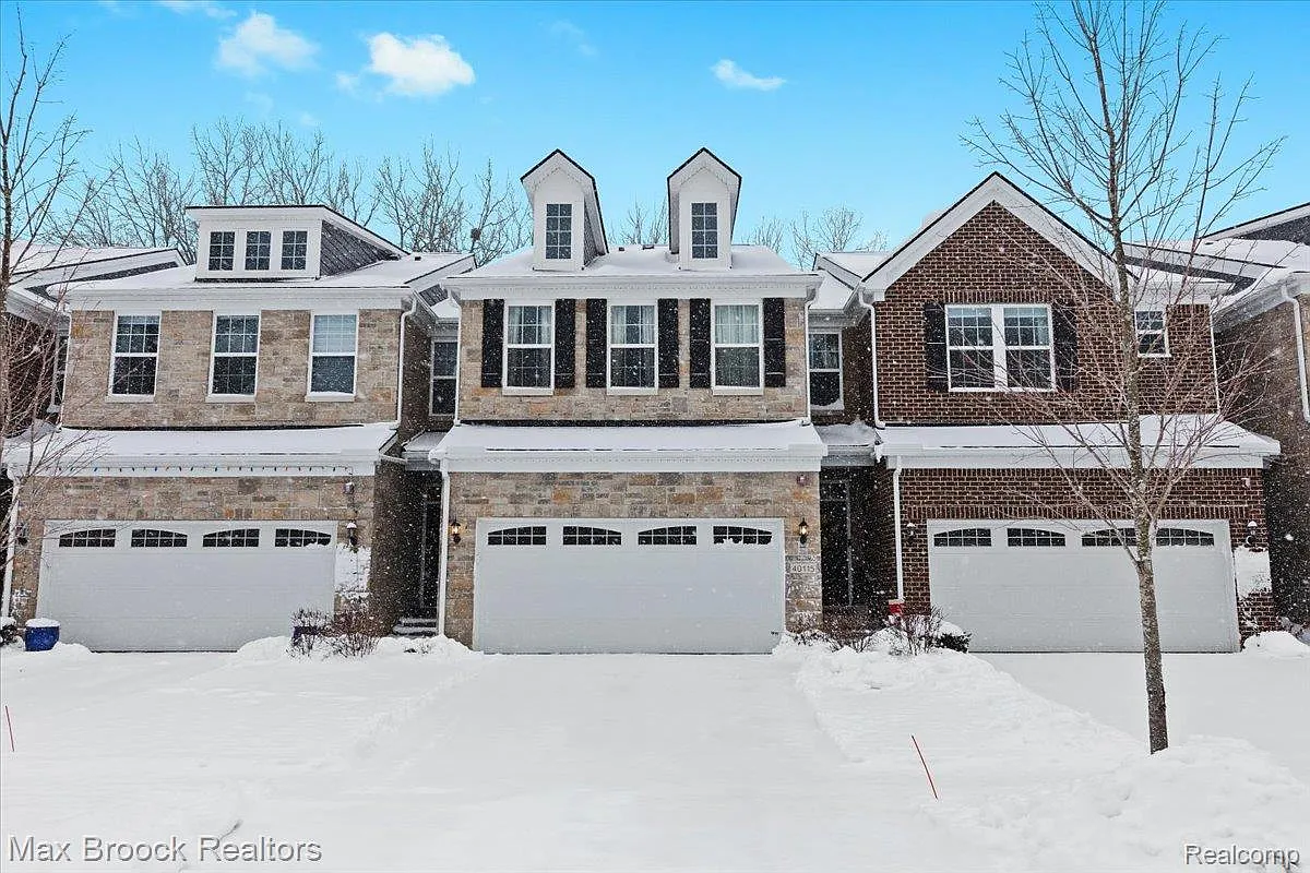 40115 Premier Dr photo 1
