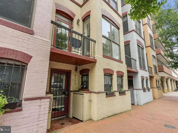 2506 M St NW #2506, Washington, DC 20037