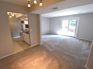 1752 Fayette Walk APT B, Hoffman Estates, IL 60169