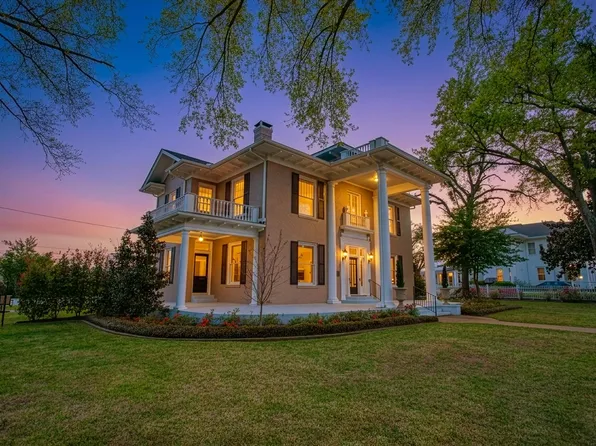 313 E Charnwood St, Tyler, TX 75701