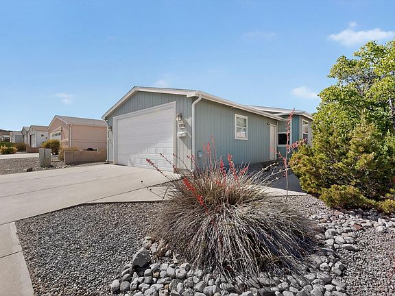 2nd image of 214 Sunrise Bluffs Dr