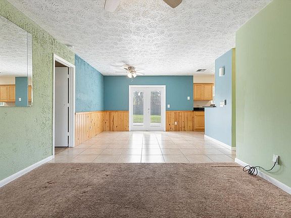 5th image of 814 SW Jennifer Terrace