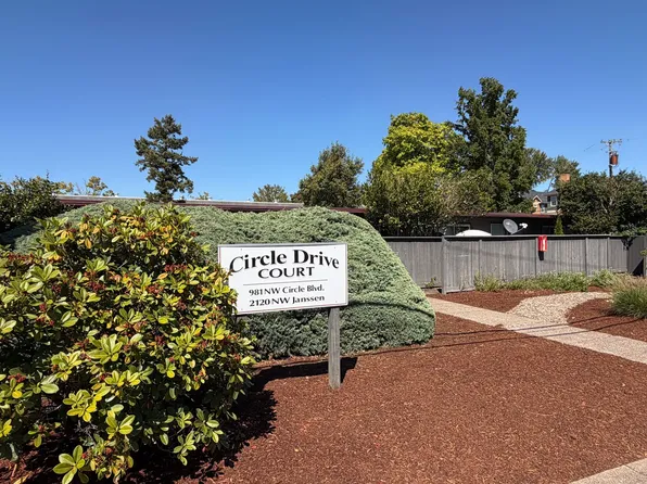 981 NW Circle Blvd APT C2, Corvallis, OR 97330