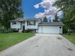 4705 W Sunflower Rd, Appleton, WI 54914