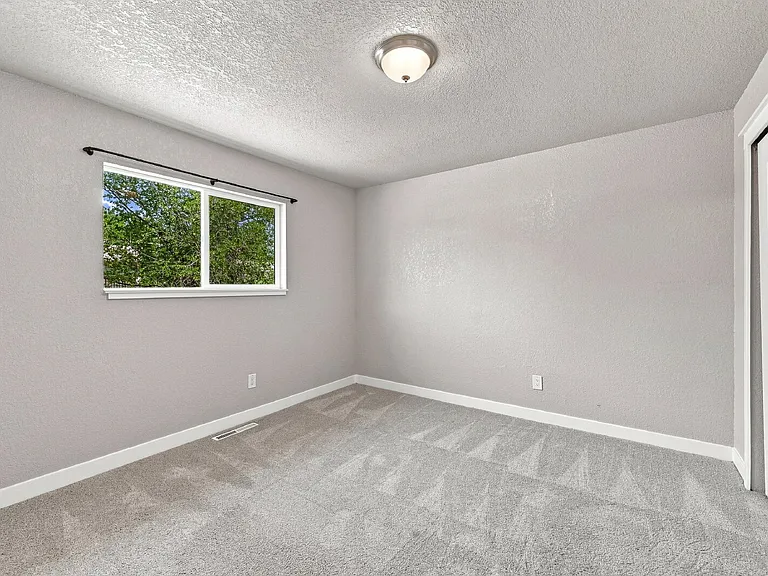 2523 Ember Dr — Photo 15