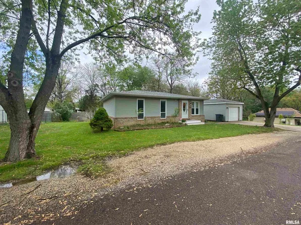 203 E Whipp Ave, Bartonville, IL 61607