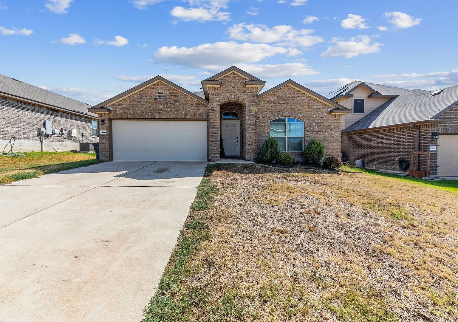 810 Hobby Rd — Photo 1