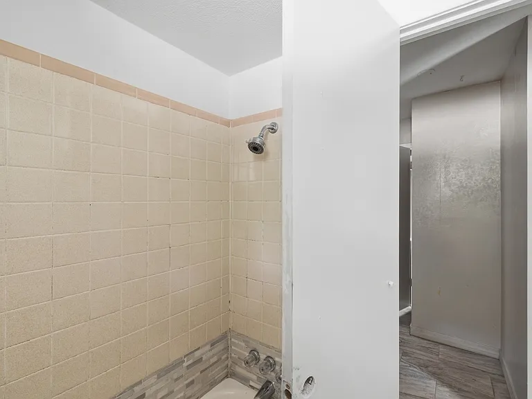 6607 Autumn Woods Trl — Photo 17