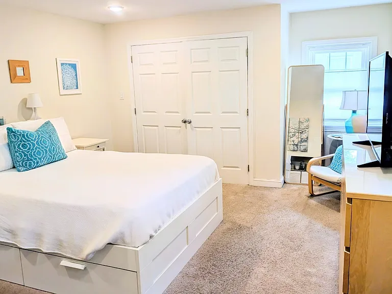 Spacious upstairs master bedroom with 2 closets