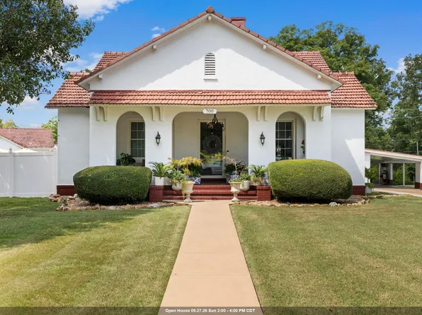 700 Wilson Dam Cir, Sheffield, AL 35660
