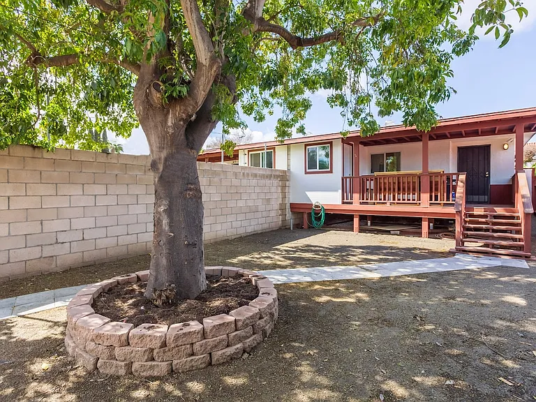 3583 Chamoune Ave — Photo 7