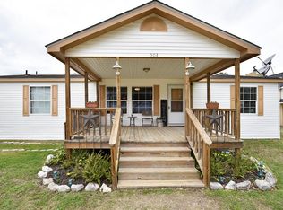503 Lakeview Dr, Wallis, TX 77485