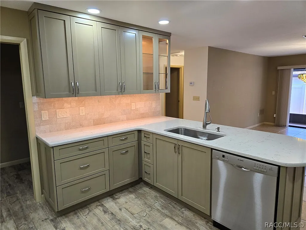 2 bed, 1490 sqft, $1,700 — Photo 4