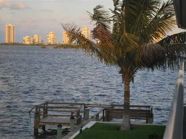 100 Lehane Ter APT 26, North Palm Beach, FL 33408