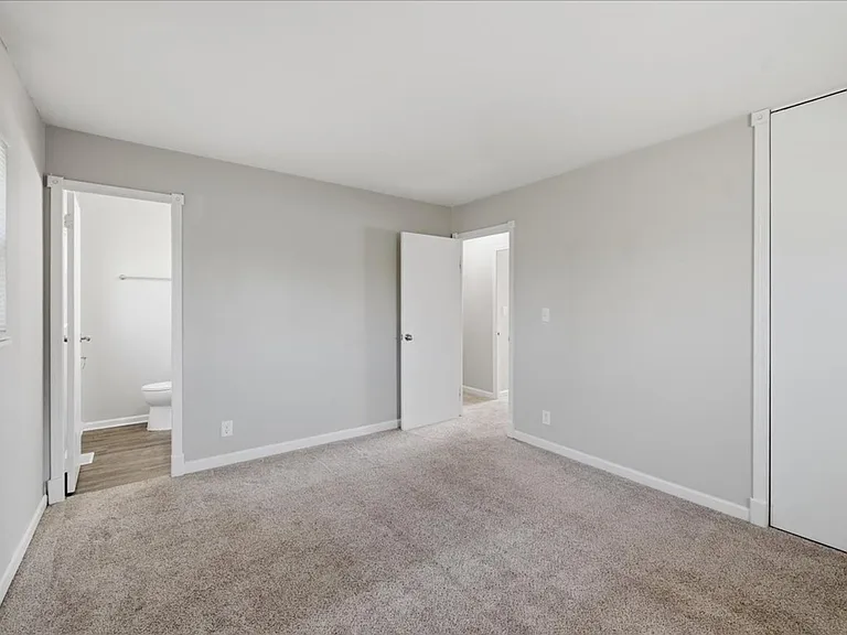 3226 Voigt Dr — Photo 8