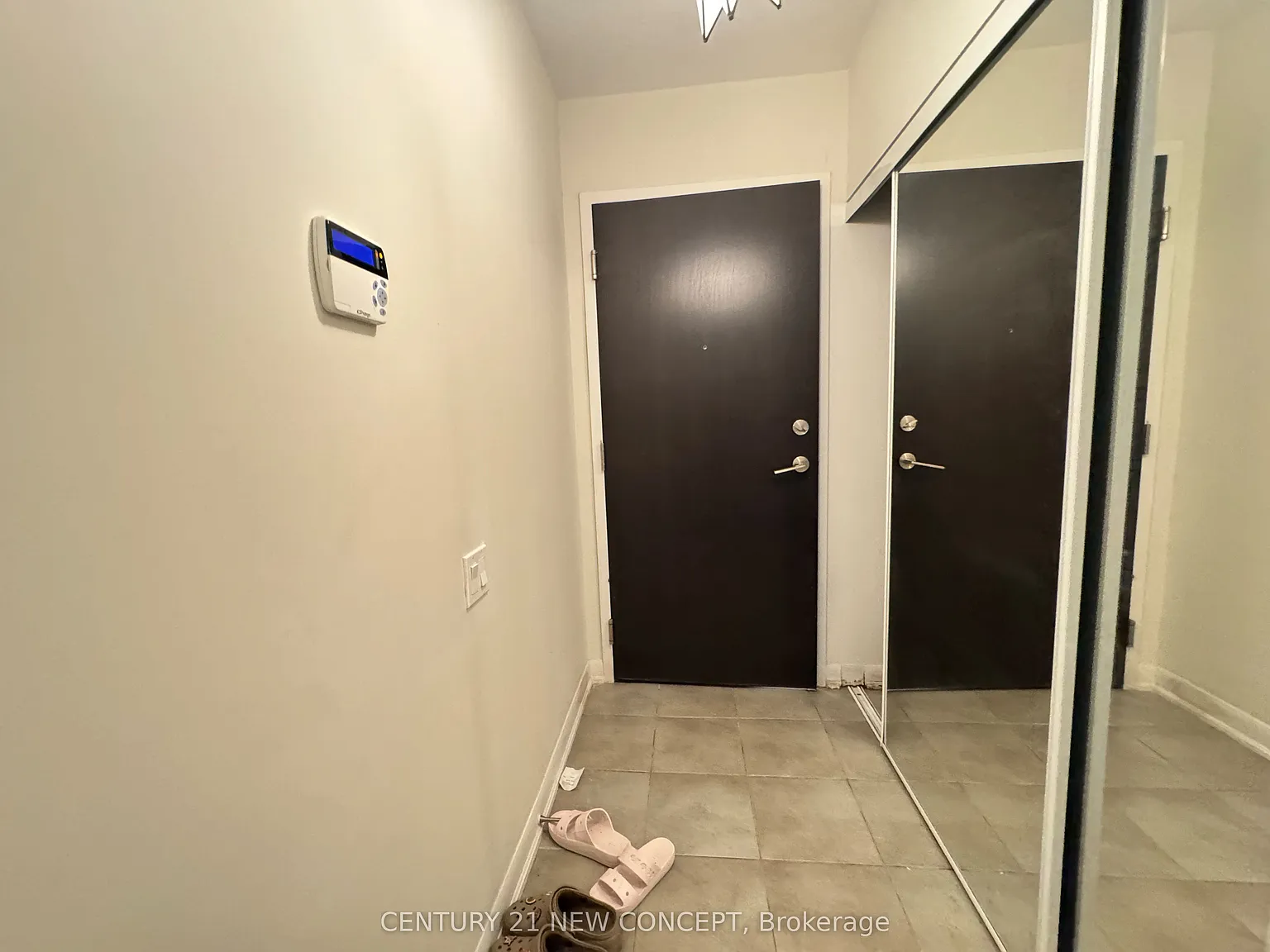 2 bed, $3,200 — Photo 4