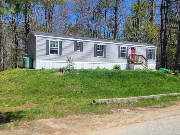 8 Pond Road, Raymond, NH 03077