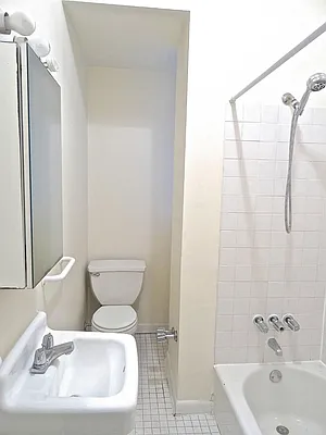 Rented by Keller Williams NYC | media 8