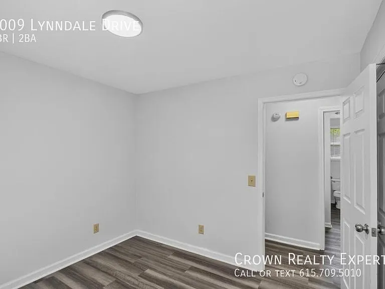 1009 Lynndale Dr — Photo 24